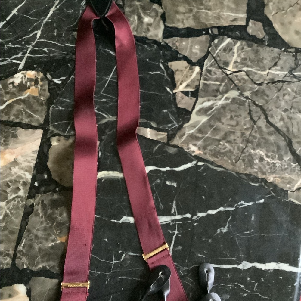 Do t buy on hold Trafalgar deep solid burgundy silk leather gold men suspenders